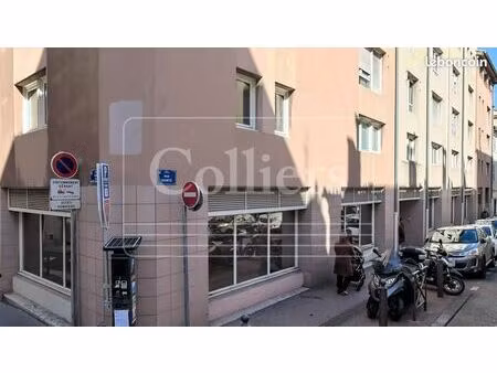 local commercial 386 m²