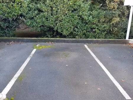 location place de parking