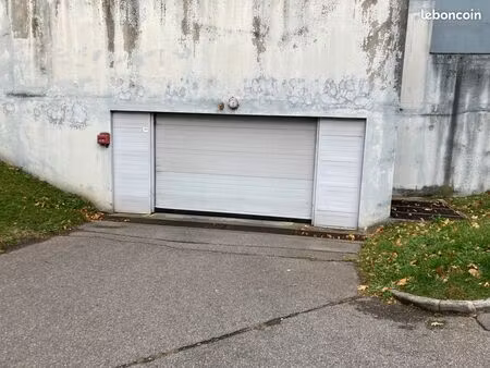 location gararge box ferme securise