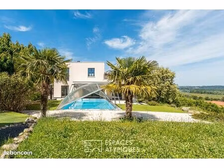 propriété 6 pièces 150 m²