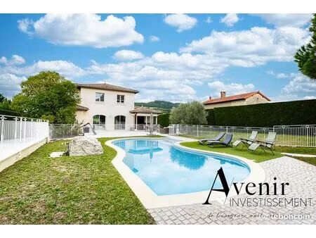 maison 5 pièces 175 m²