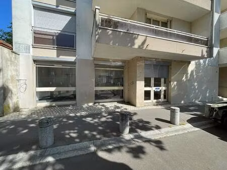 local commercial à louer