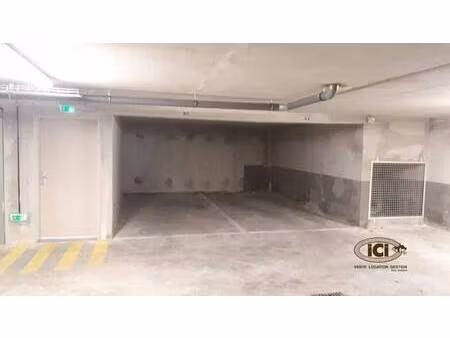 parking à louer