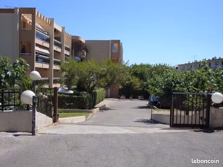 t2 calme  terrasse et parking
