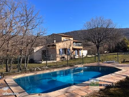 villa 5 pièces 181 m²