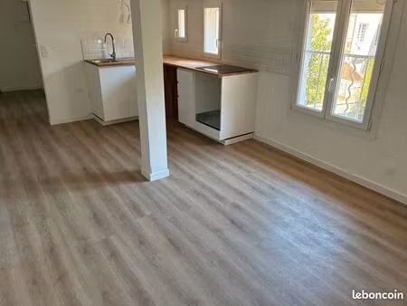 t3 53m² – centre aix-en-provence – dernier étage – entièrement rénové – 290 000