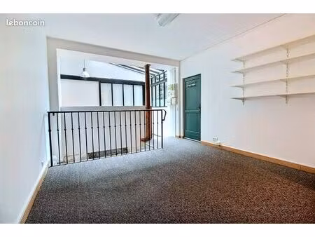 bureaux 65 m²