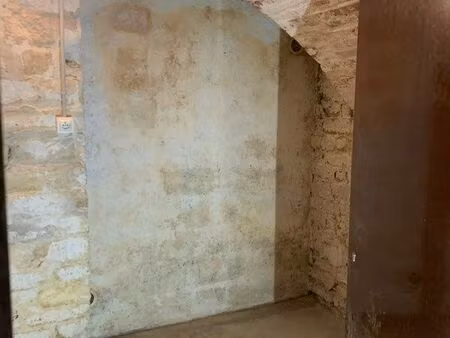 location cave paris 3eme