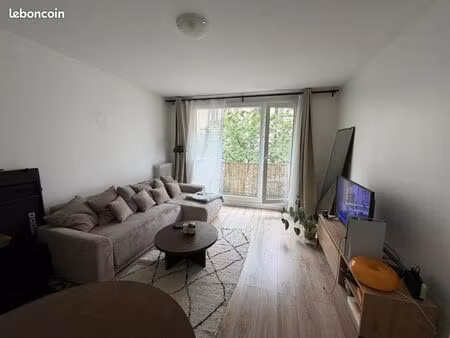 appartement 2 pièces avec balcon - 49 m² - guy môquet 75017 paris - 1580 charges comprises