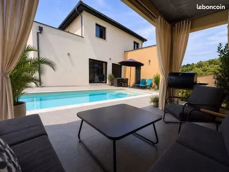 maison contemporaine avec piscine /vente directe propriétaire – aucun frais d’agence
