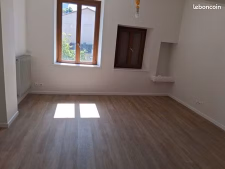 location maison village