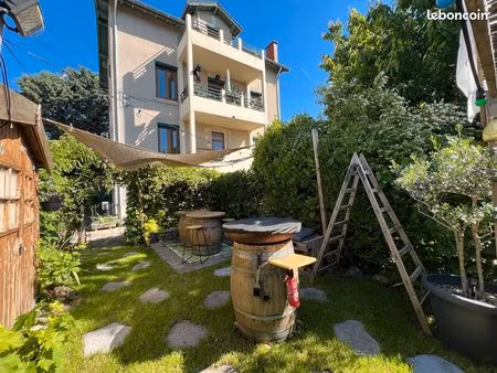 appartement t3 77 m2 avec balcon sud + jardin privatif + cave vin. coup de coeur assuré