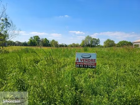 terrain 693 m² saint etienne sur reyssouze