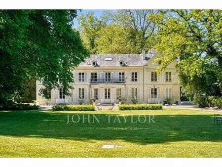 john taylor around paris