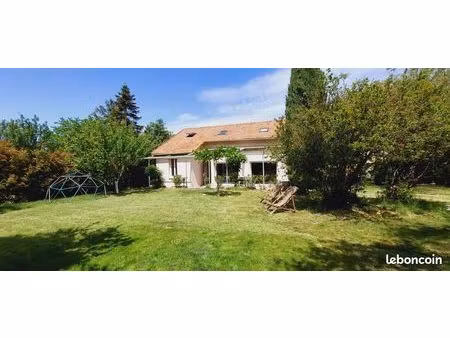 ancienne ferme rénovée de 118 m2 - volumes atypiques - calme et charme