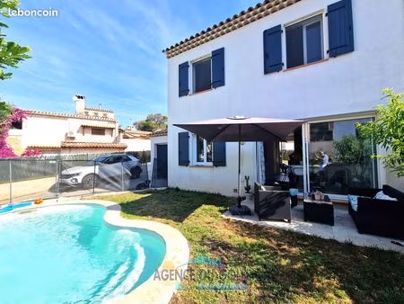jolie villa t 4 avec garage  piscine  sur 230 m² de jardin