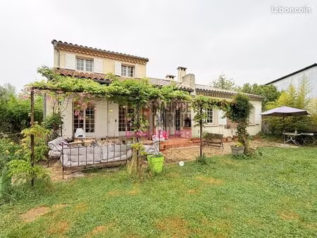 maison 6 pièces 273 m²