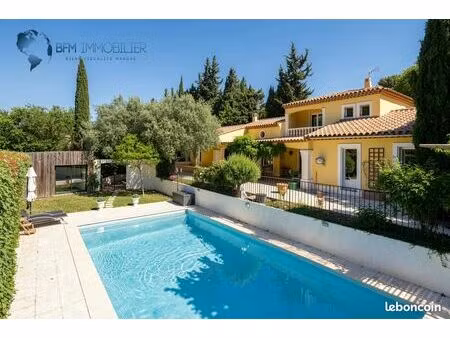 villa 6 pièces 165 m²