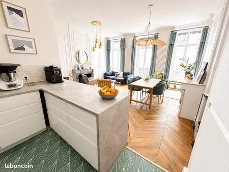 ⭐ ainay – rue auguste-comte – t4 de caractère rénové – 90 m² – ascenseur – cave – dpe c