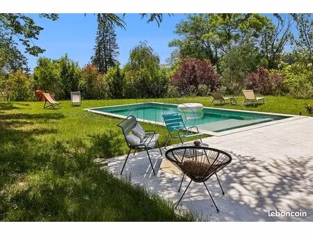 maison 6 pièces 240 m²