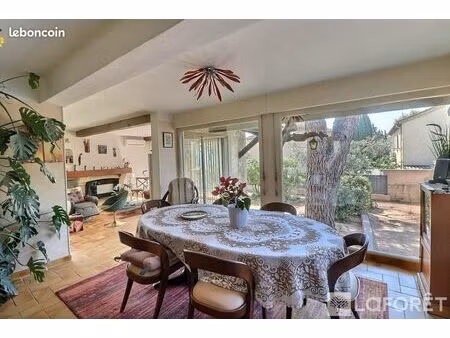 propriété 6 pièces 145 m²