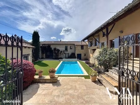 propriété 8 pièces 335 m²