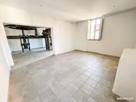 local commercial 52 m²