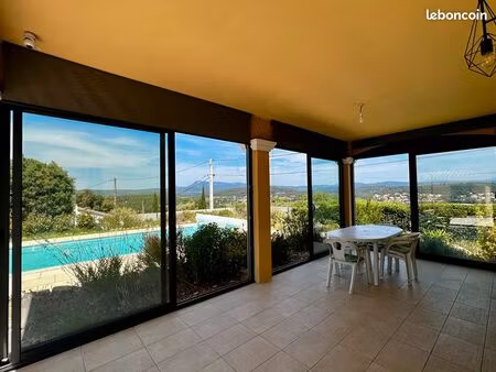 propriété 6 pièces 160 m²