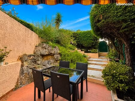 appartement avec jardin privatif et parking – bandol