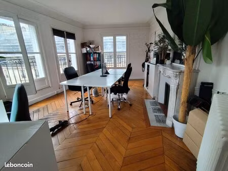 bureau d'angle lumineux à partager – paris 2e - 460/mois
