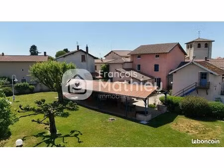 propriété 6 pièces 224 m²