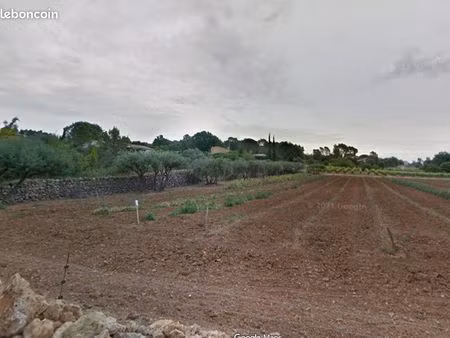 terrain 1 400 m² carces