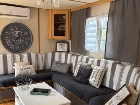 mobilhome dans un domaine sécurisé à roquebrune sur argens