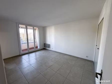 studio 1 pièce 26 m²