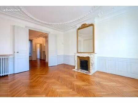 bureaux 150 m²