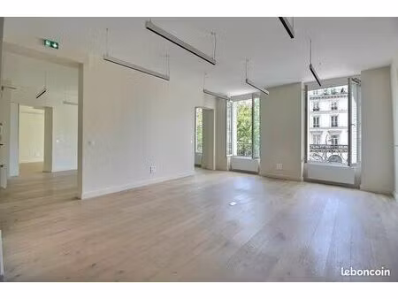bureaux 130 m²