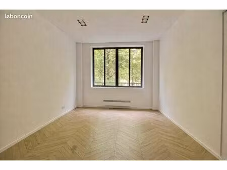 bureaux 75 m²