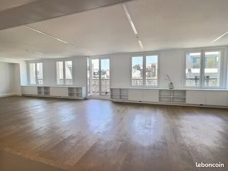 bureaux 161 m²