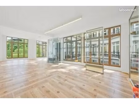 bureaux 165 m²