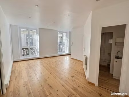 bureaux 246 m²