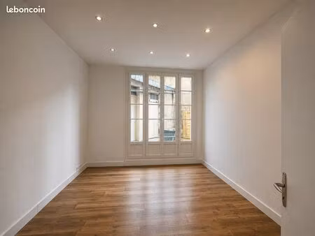 bureaux 70 m²