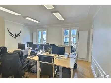 bureaux 78 m²