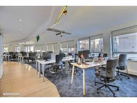 bureaux 136 m²