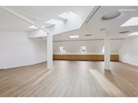 bureaux 143 m²