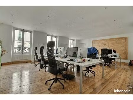 bureaux 179 m²