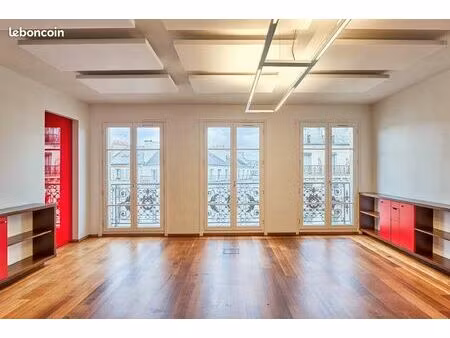 bureaux 192 m²