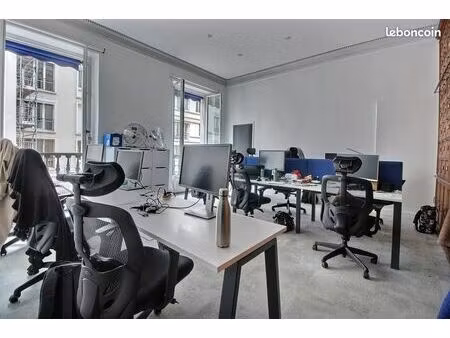 bureaux 151 m²