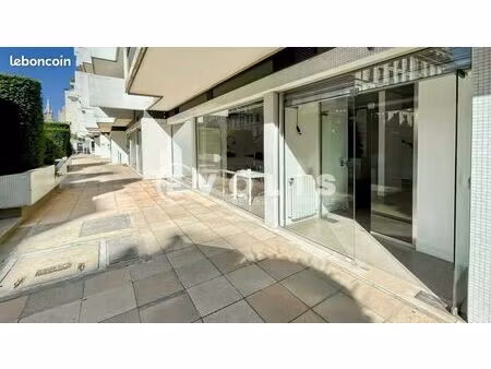 bureau 147 m²