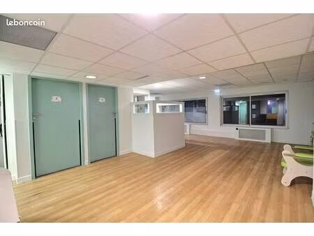 bureaux 97 m²