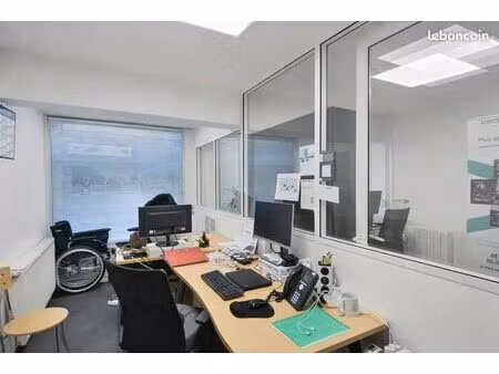bureaux 159 m²